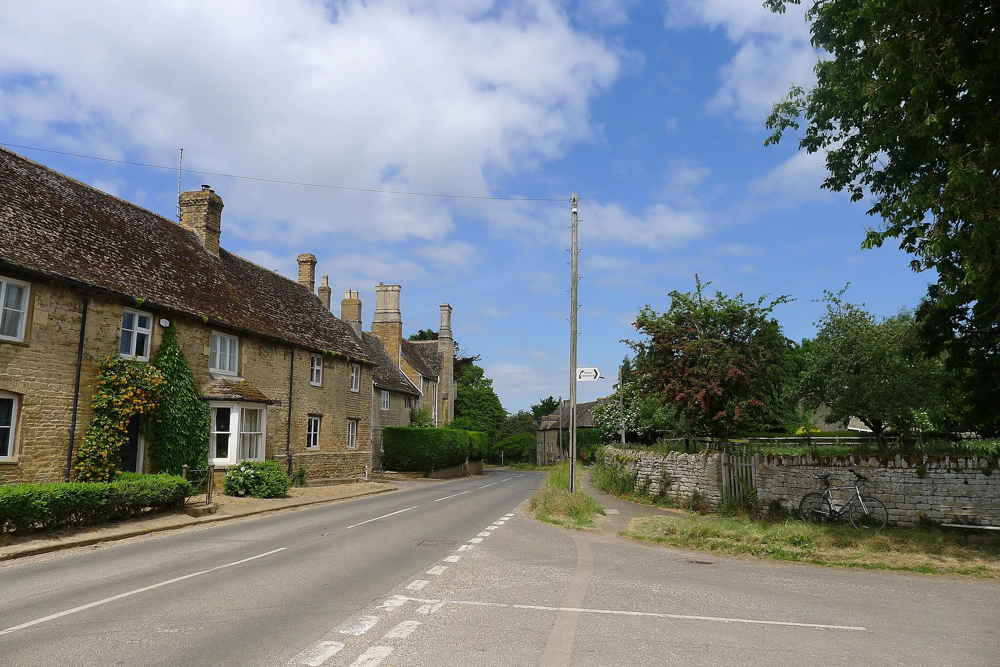 Photo showing: The B1443 through Pilsgate