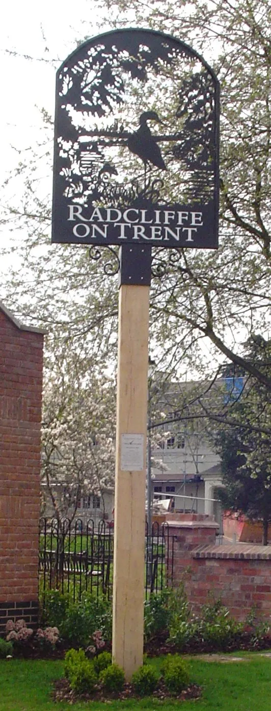 Photo showing: Signpost in Radcliffe on Trent