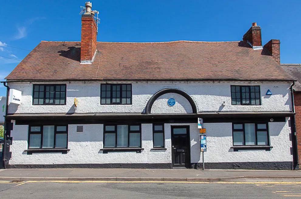 Photo showing: Formerly The George Inn on Main Street until 2004