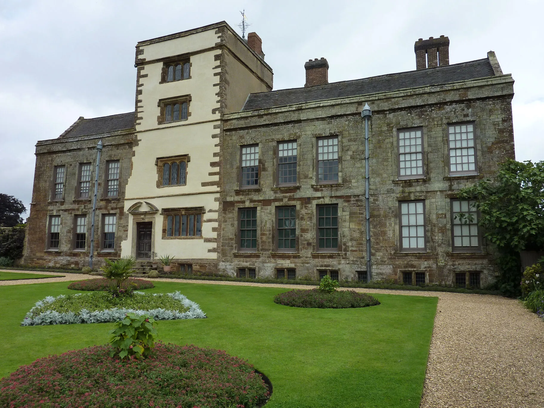 Photo showing: Rear of Canons Ashby House