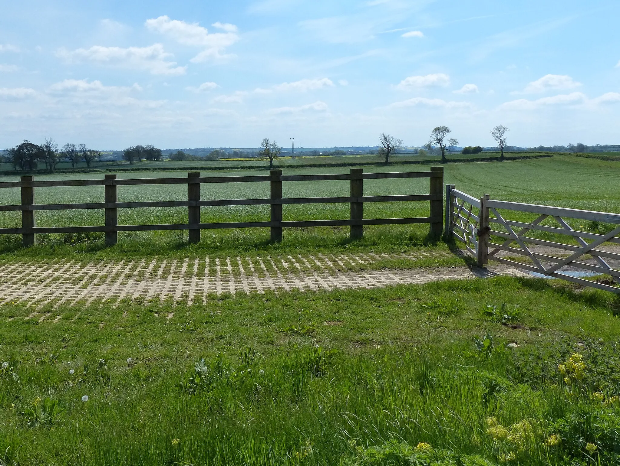 Photo showing: Looking south from Rupert's Viewpoint