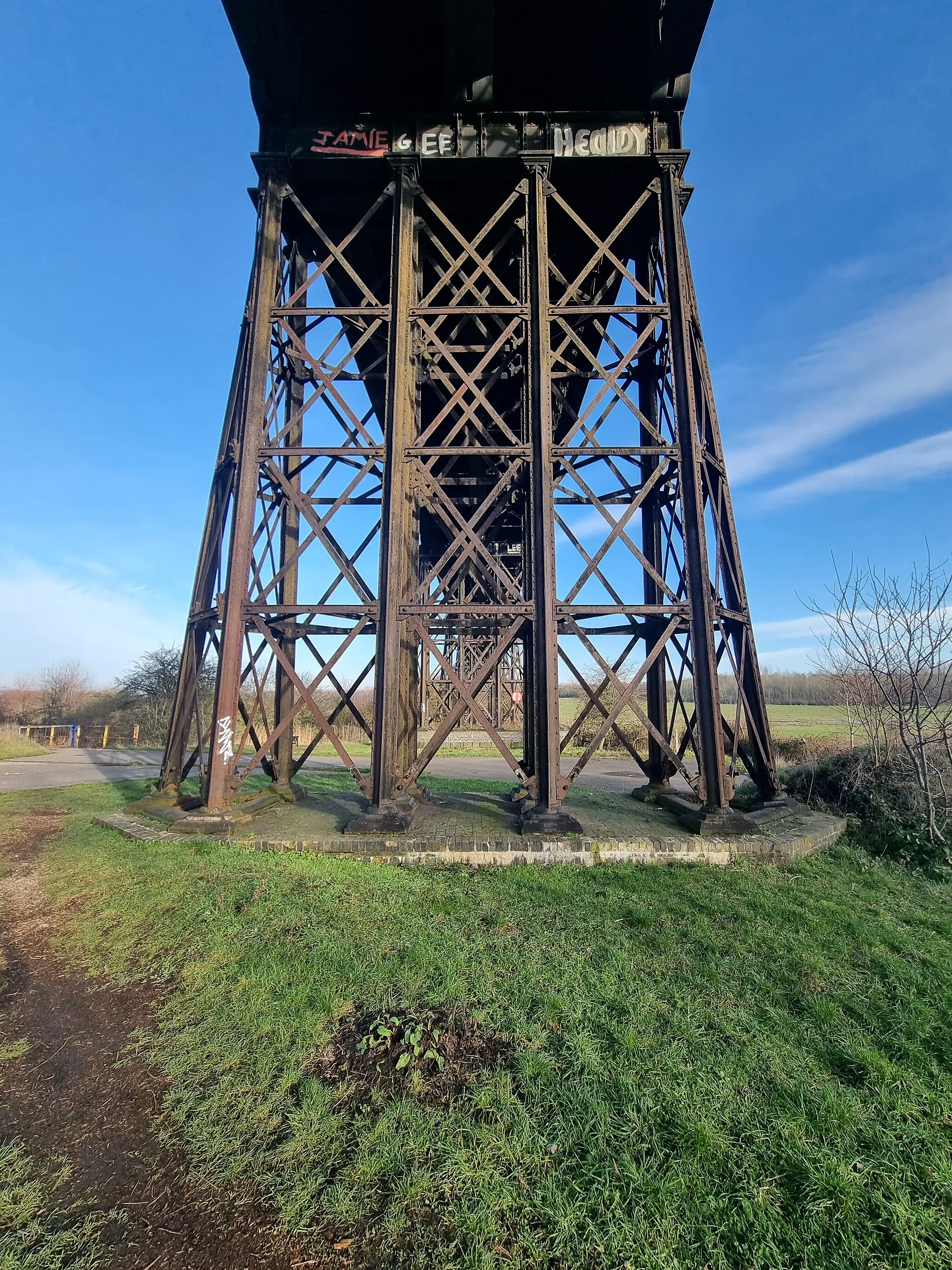 Photo showing: One of the wrought iron piers supporting Bennerley Viaduct