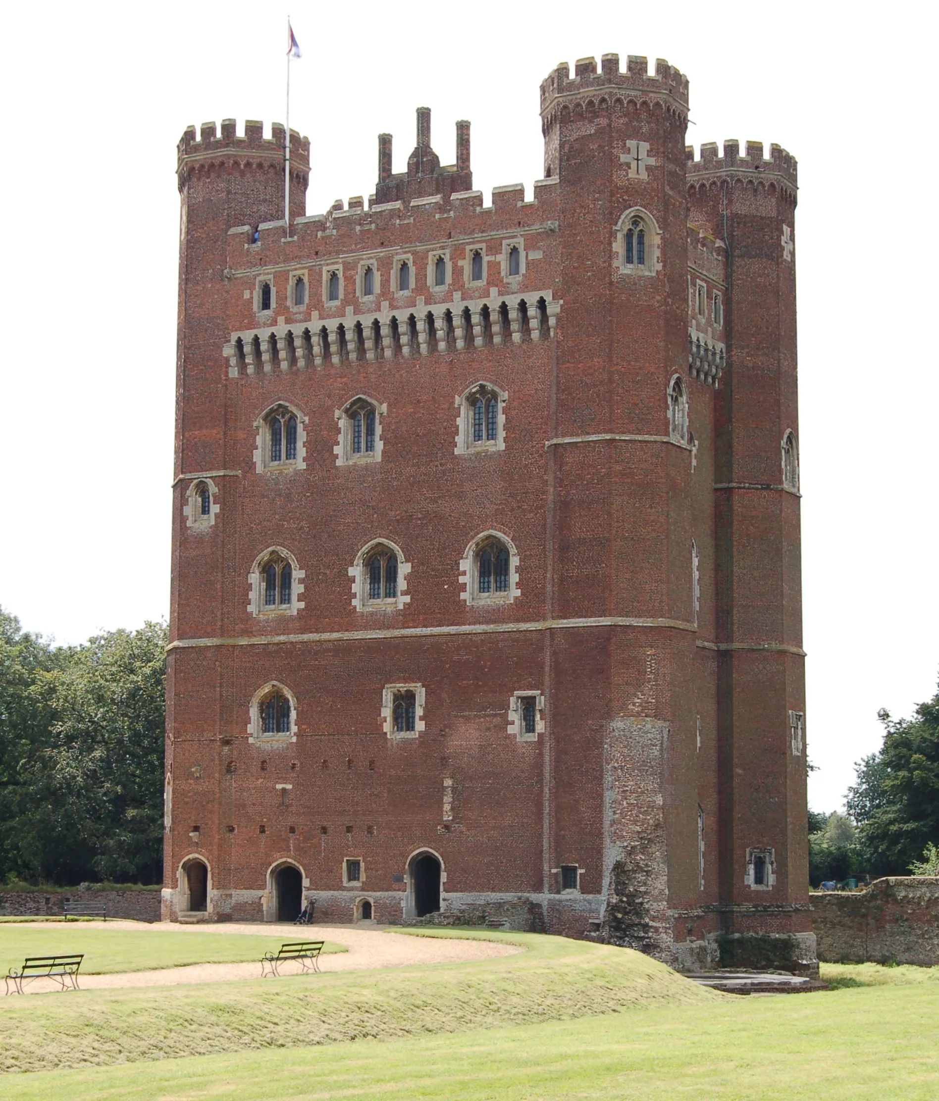 Photo showing: Photograph of Tattershall Castle