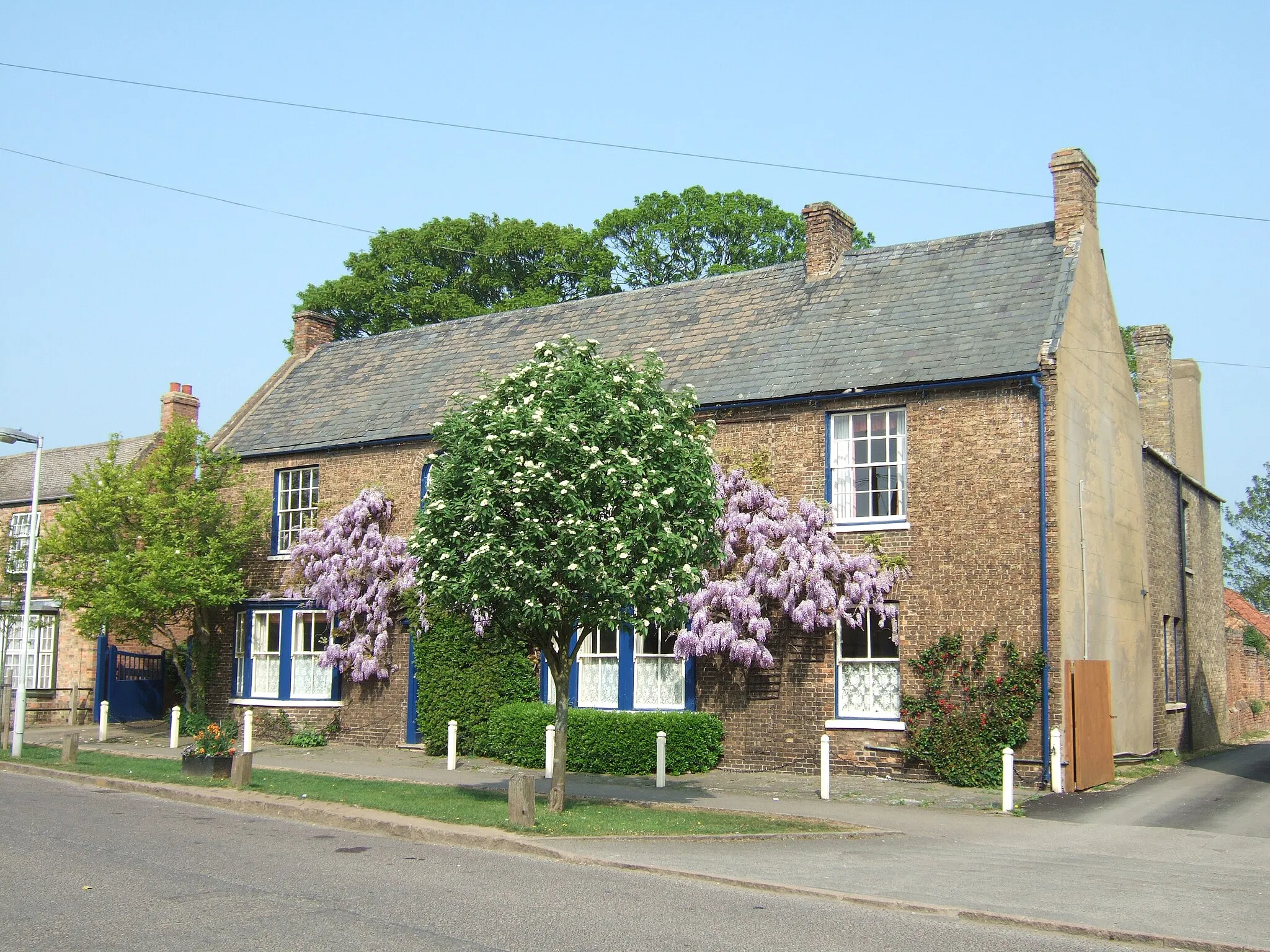 Photo showing: Colourful house , High Street, Eye