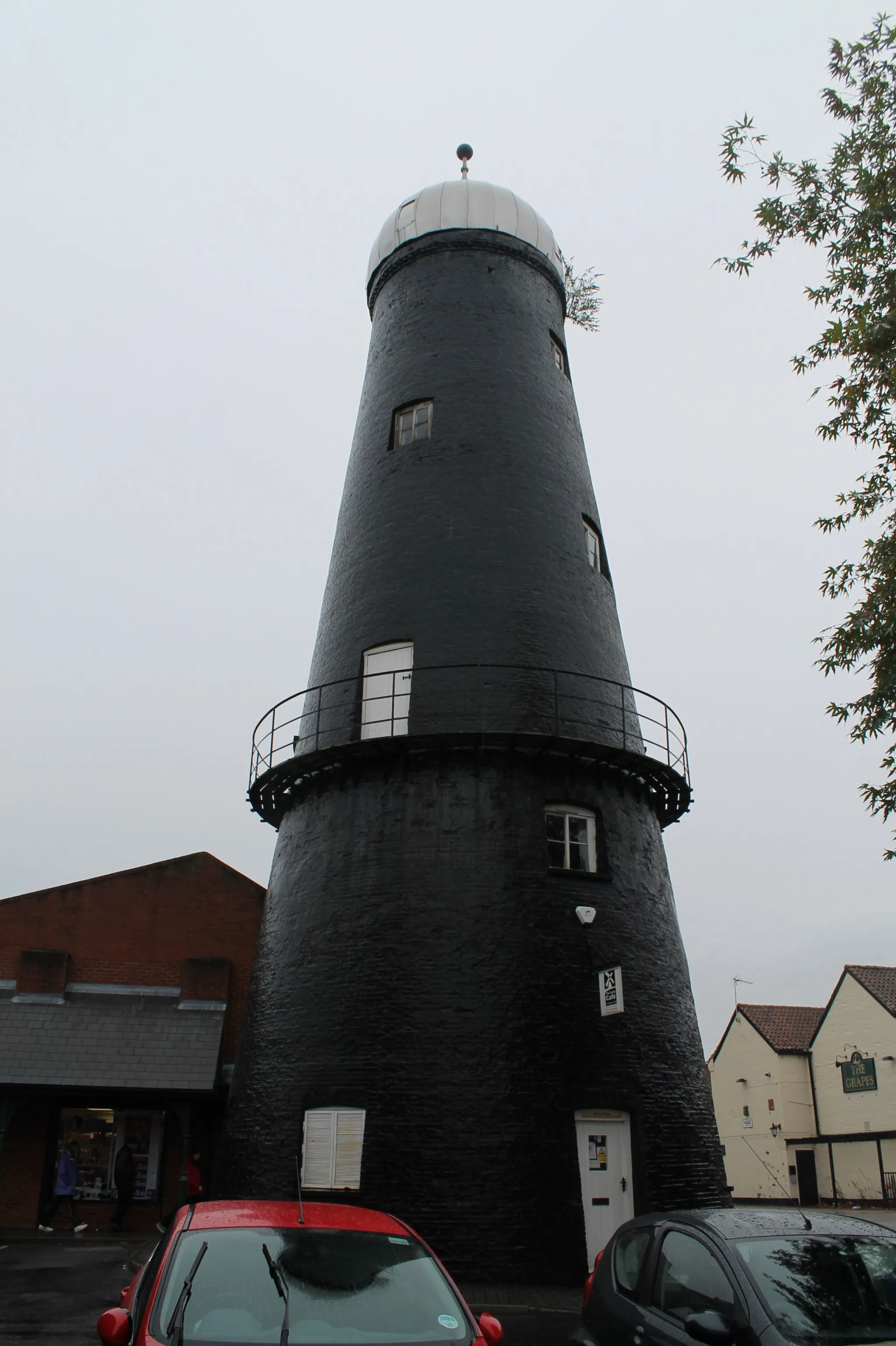 Photo showing: Money's Mill, Sleaford