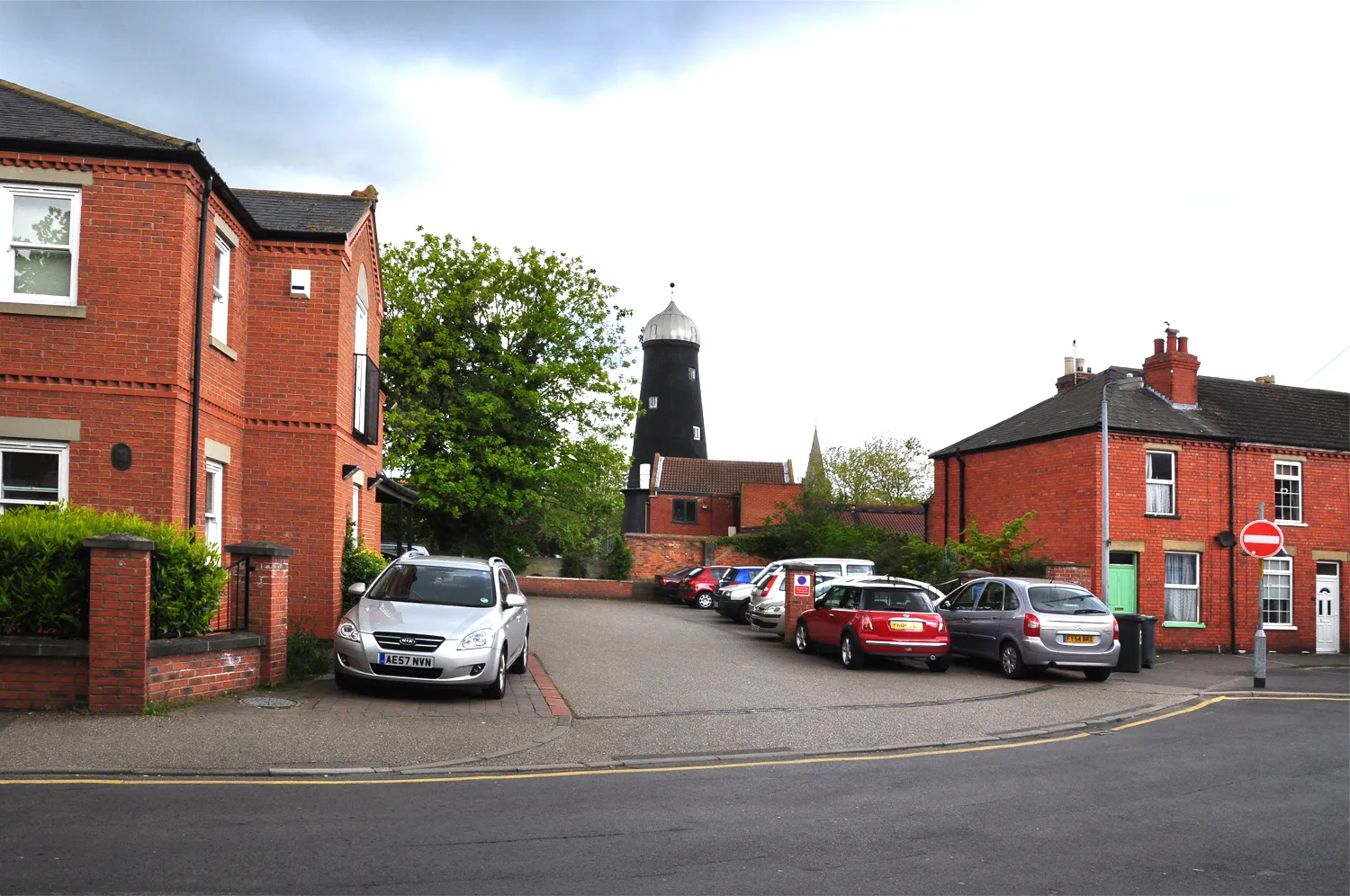 Photo showing: View to Money's Mill from Handley Street - Sleaford