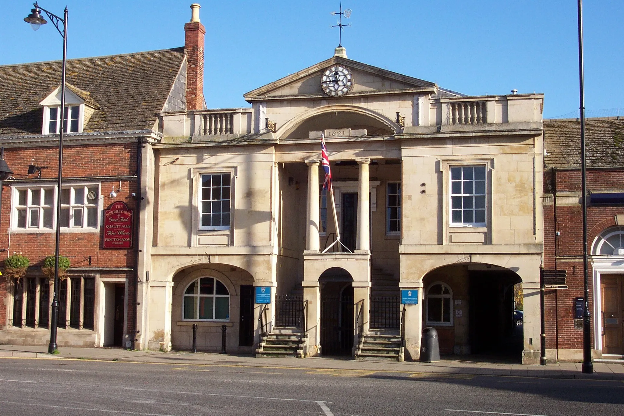 Photo showing: The Town Hall, Bourne, Lincolnshire