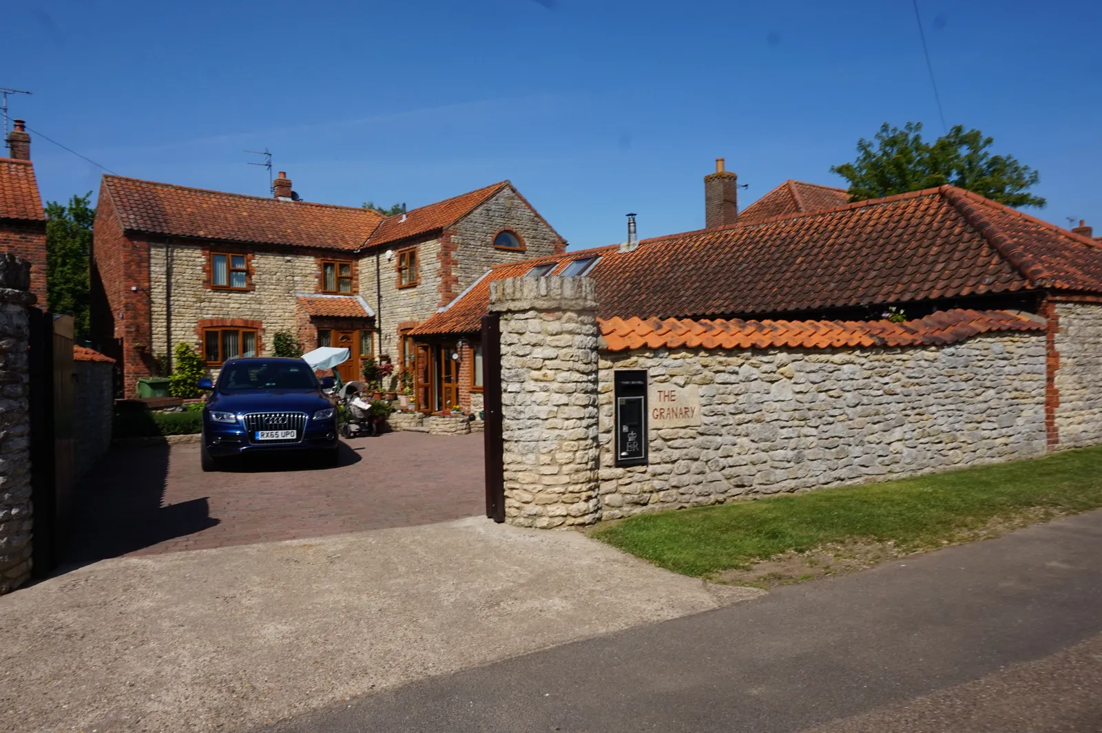 Photo showing: The Granary, Grayingham