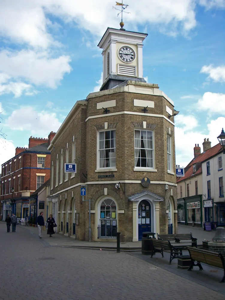 Photo showing: The Old Town Hall, Brigg Now a tourist information office.