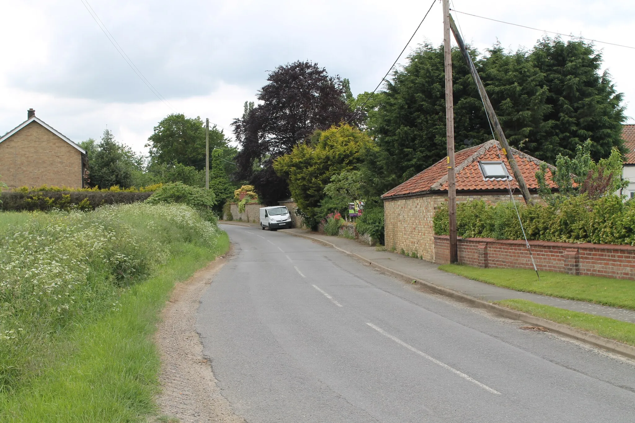 Photo showing: Entering Caenby