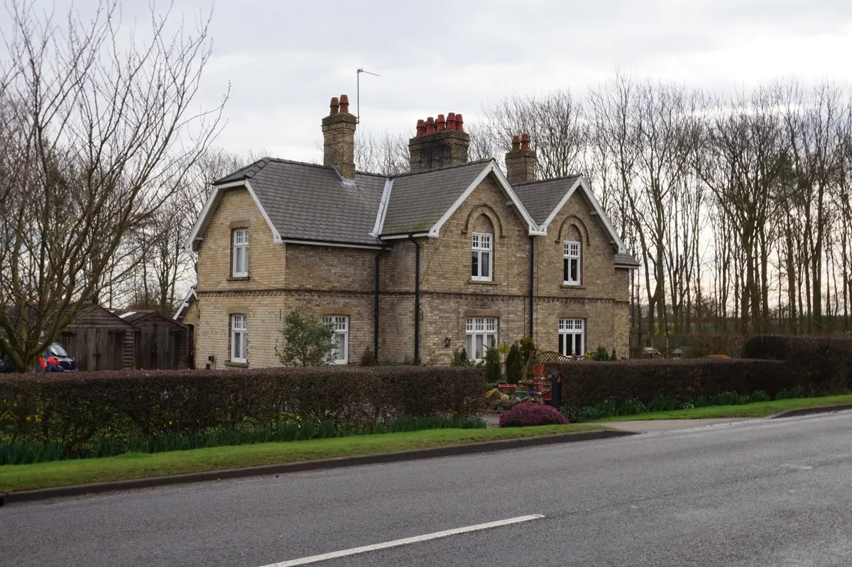 Photo showing: Houses on Brocklesby Road, Brocklesby