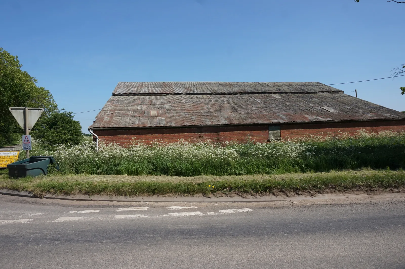 Photo showing: Barn at Kennington Farm