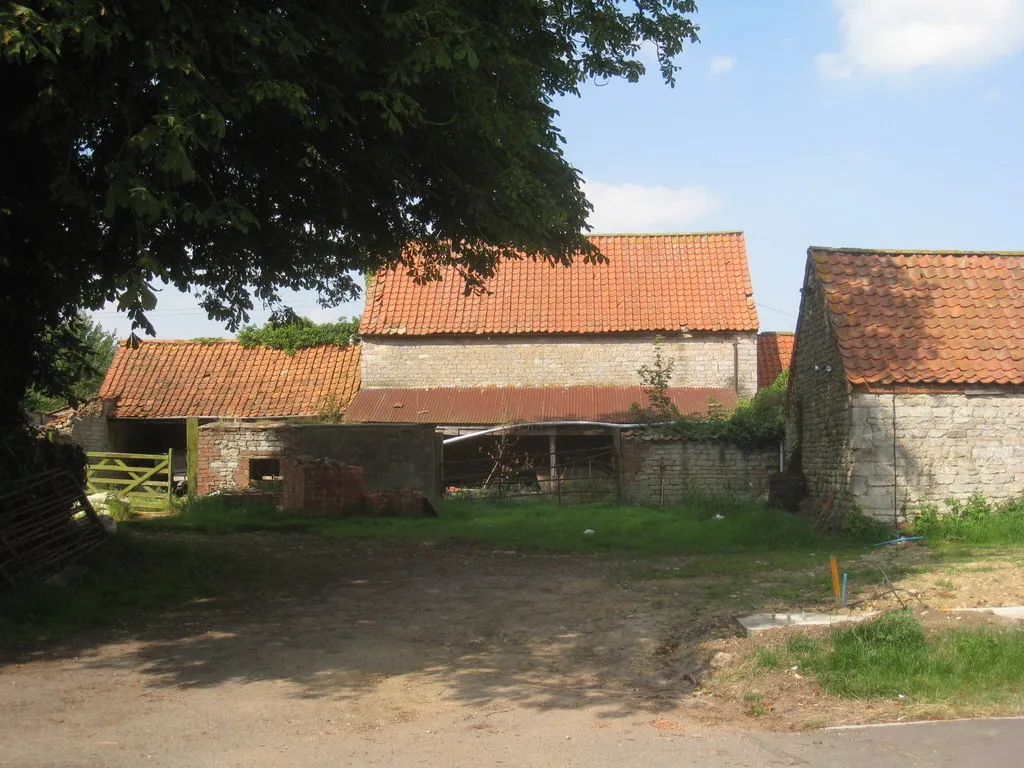 Photo showing: Farm buildings at Kirkby Green