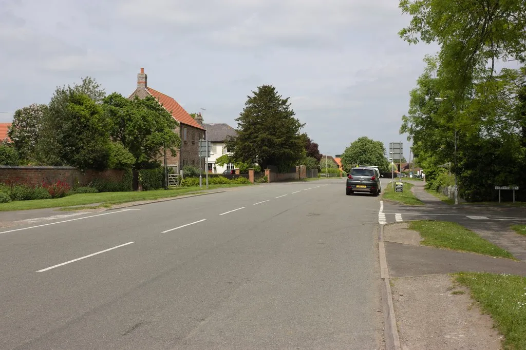 Photo showing: Main Road, Long Bennington