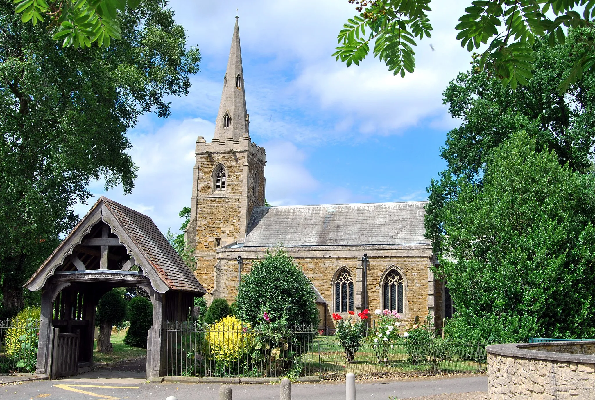 Photo showing: Church of England parish church of All Saints, Barrowby, Lincolnshire