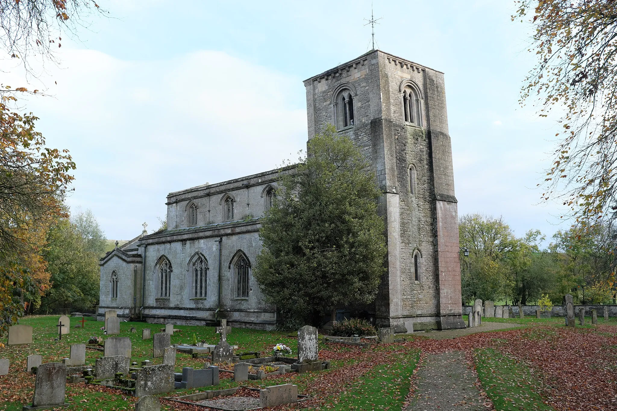 Photo showing: The church in Autumn