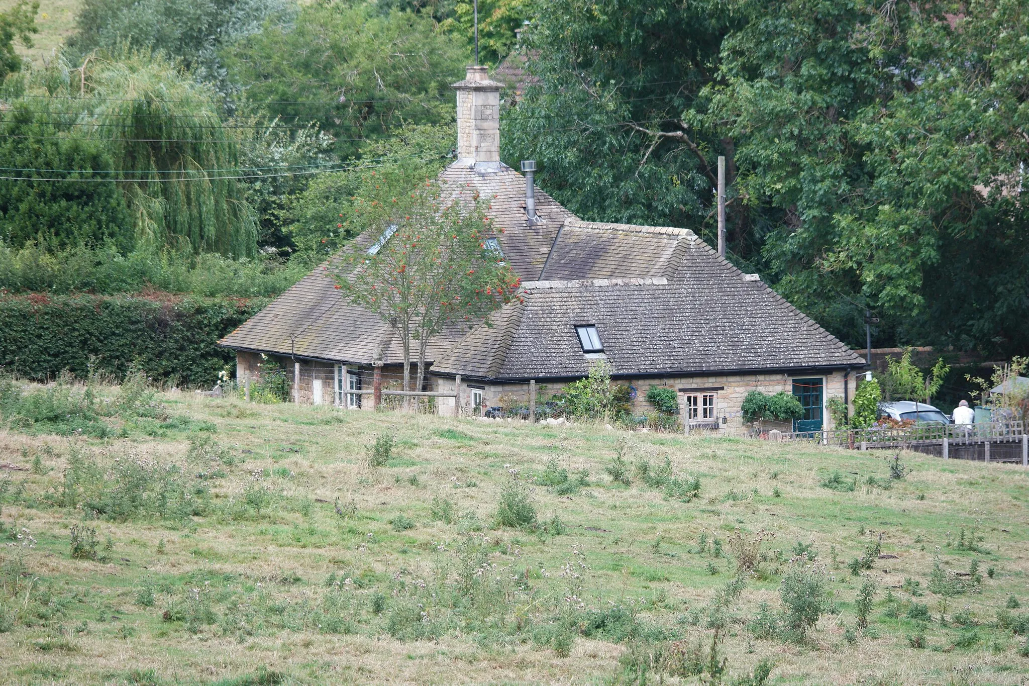 Photo showing: 1950s bungalow