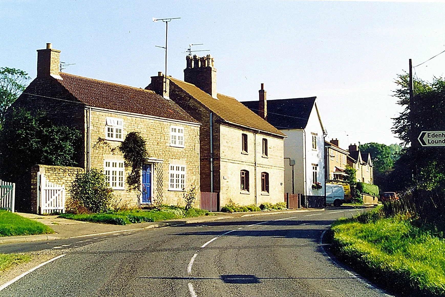 Photo showing: The road through Toft, near Bourne Lincolnshire