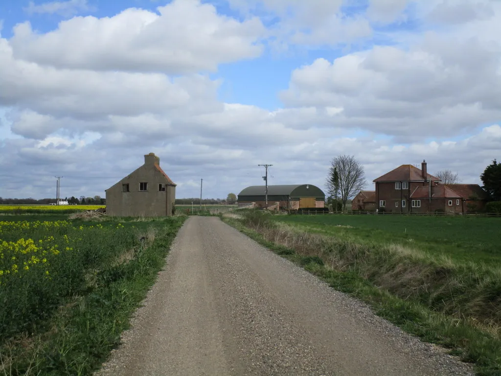 Photo showing: Approaching Reed Point