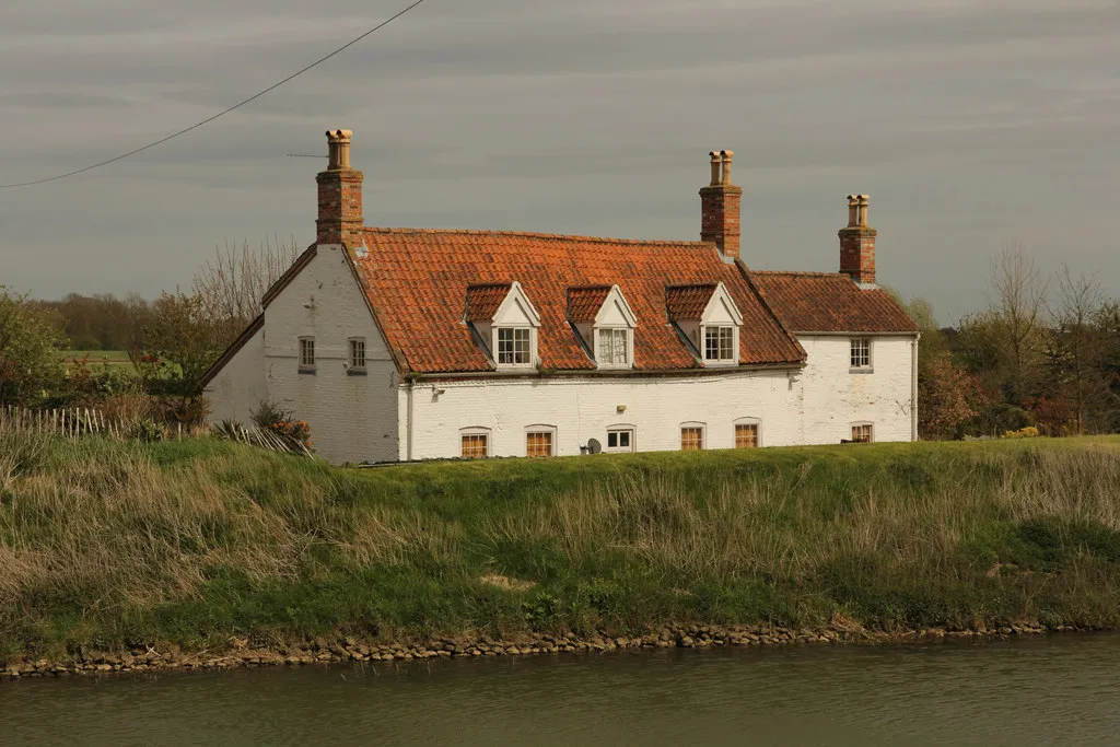 Photo showing: Tattershall Bridge Cottage