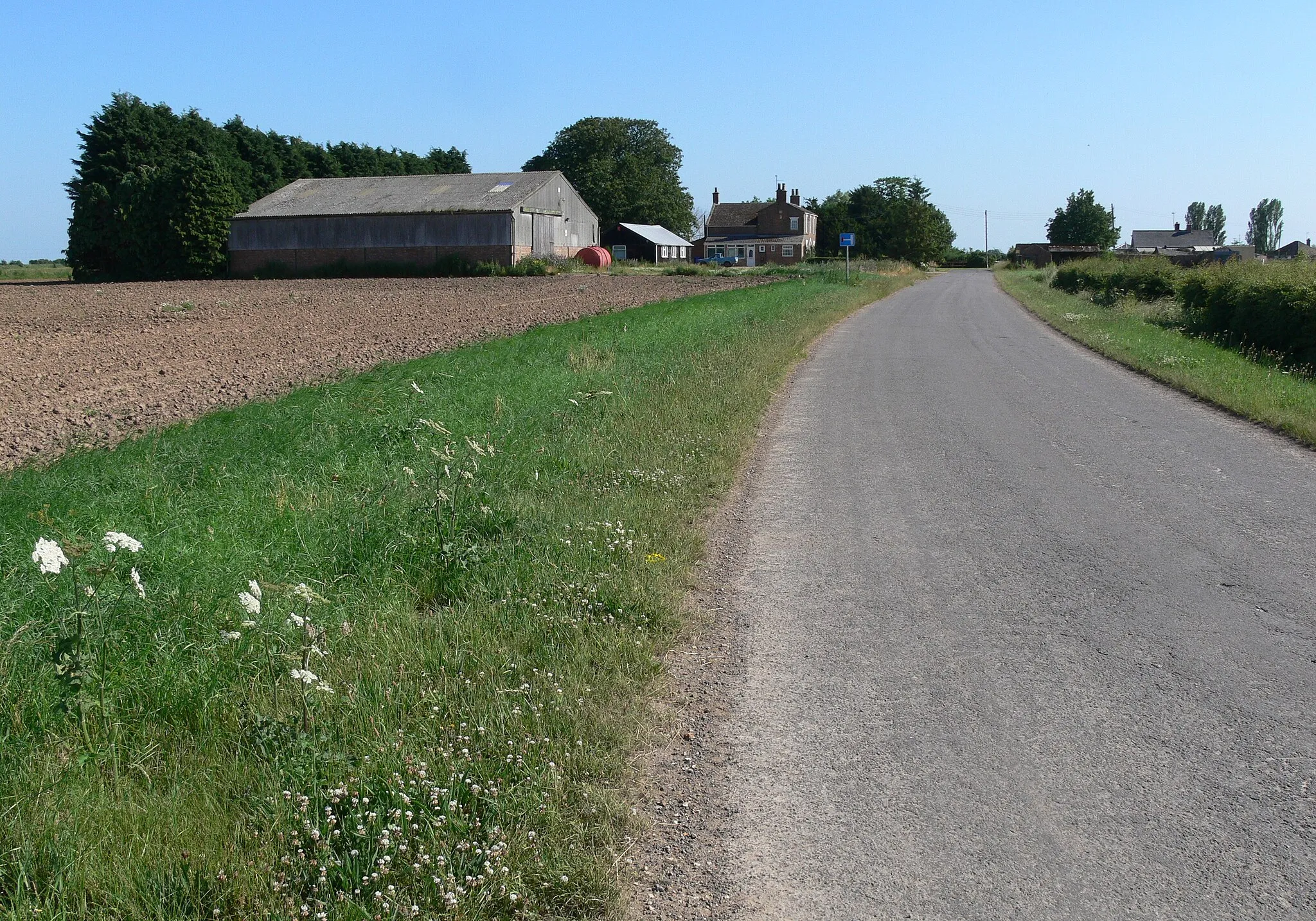 Photo showing: Farm buildings at Fosdyke Villa