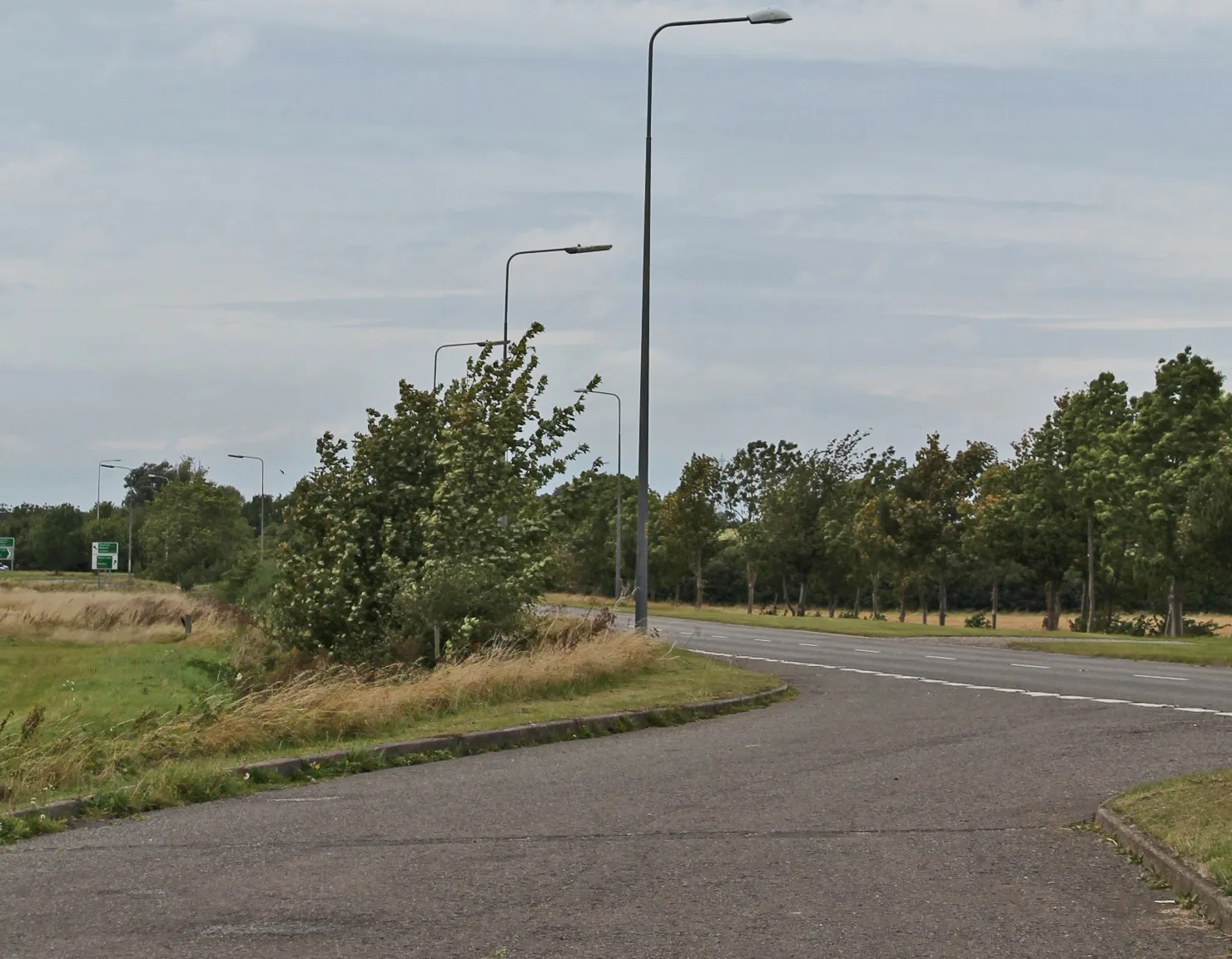 Photo showing: A Layby rejoins the B1394 near Heckington