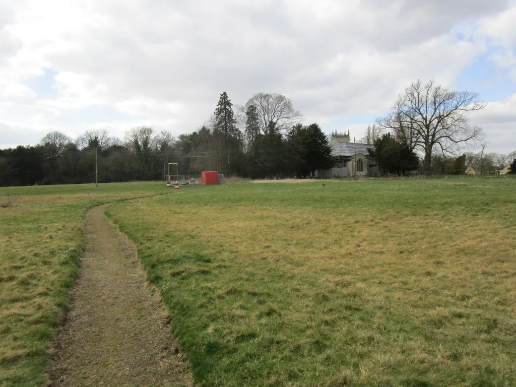 Photo showing: Path to St. Mary's church