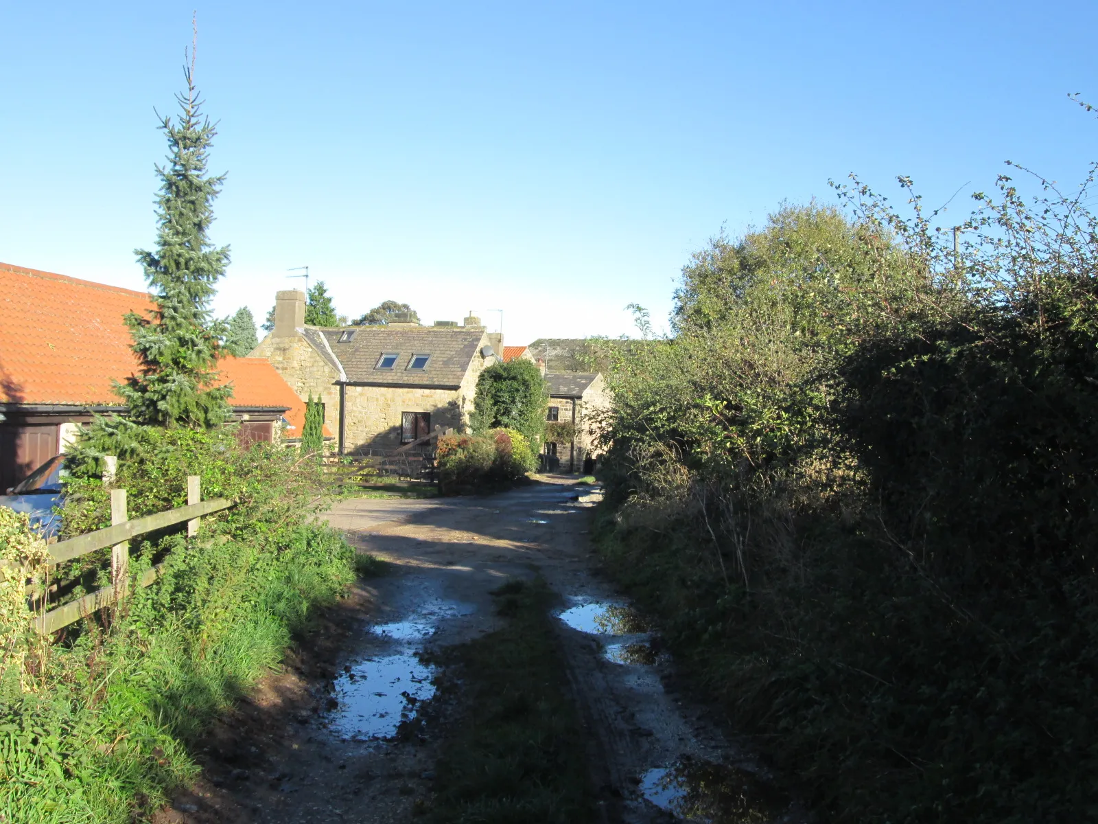 Photo showing: Back Lane, Hooton Roberts