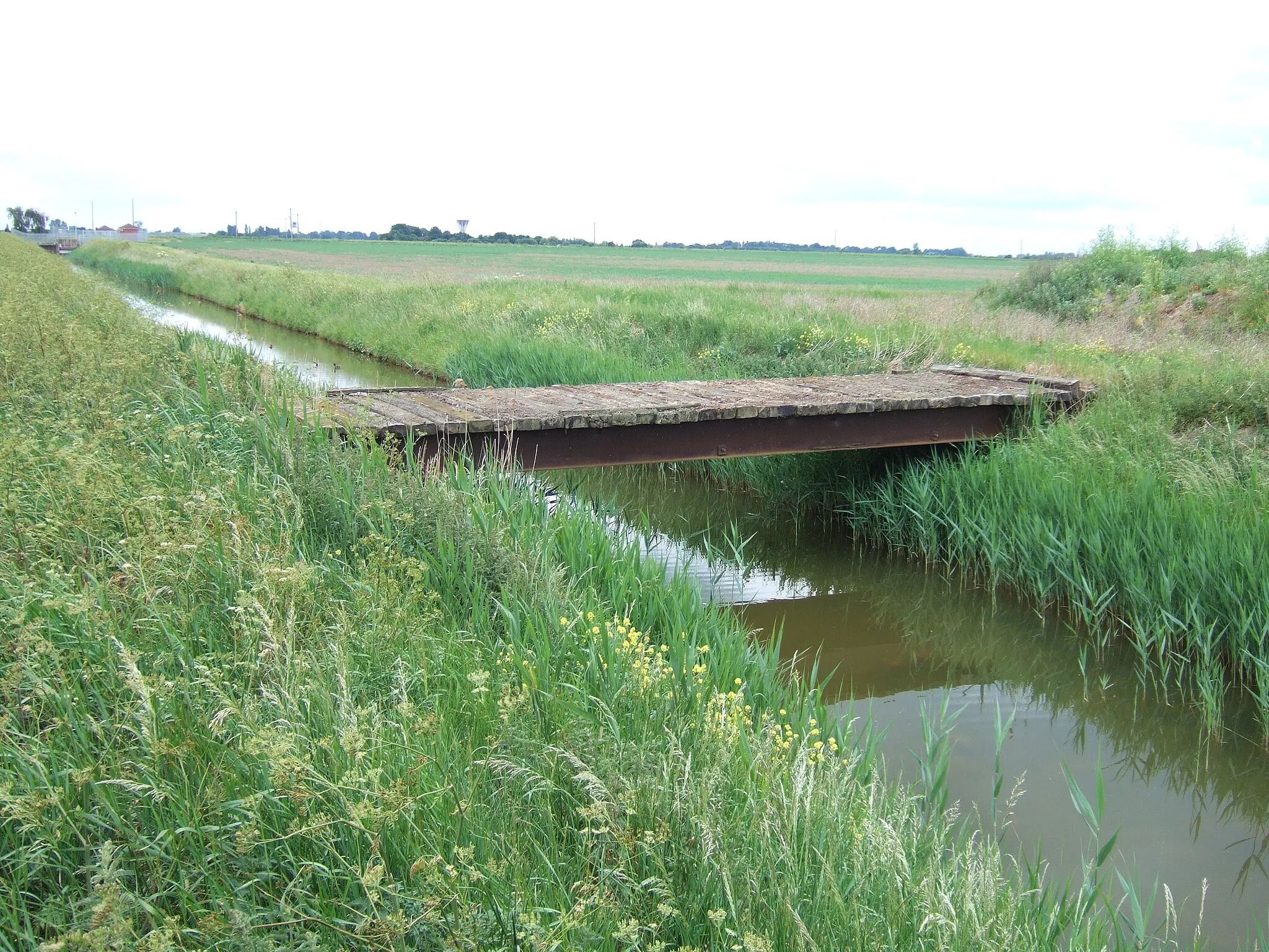 Photo showing: A basic bridge over Peartree Hill Drain - Whaplode Fen