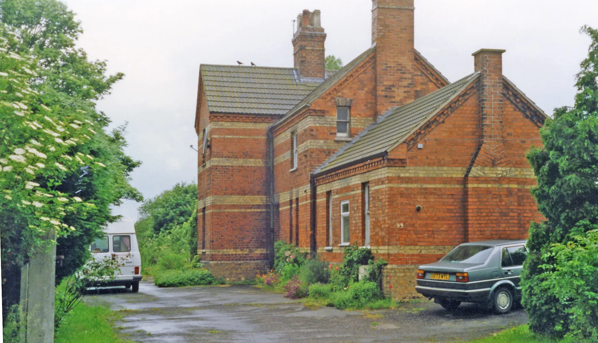 Photo showing: Grimoldby: former station, 1997.
View southward, towards Louth: ex-GNR Louth - Mablethorpe - Willoughby Loop line. The station was closed 5/12/60 together with the line Louth - Mablethorpe; Mablethorpe - Willoughby survived until the wholesale closures of 5/10/70.