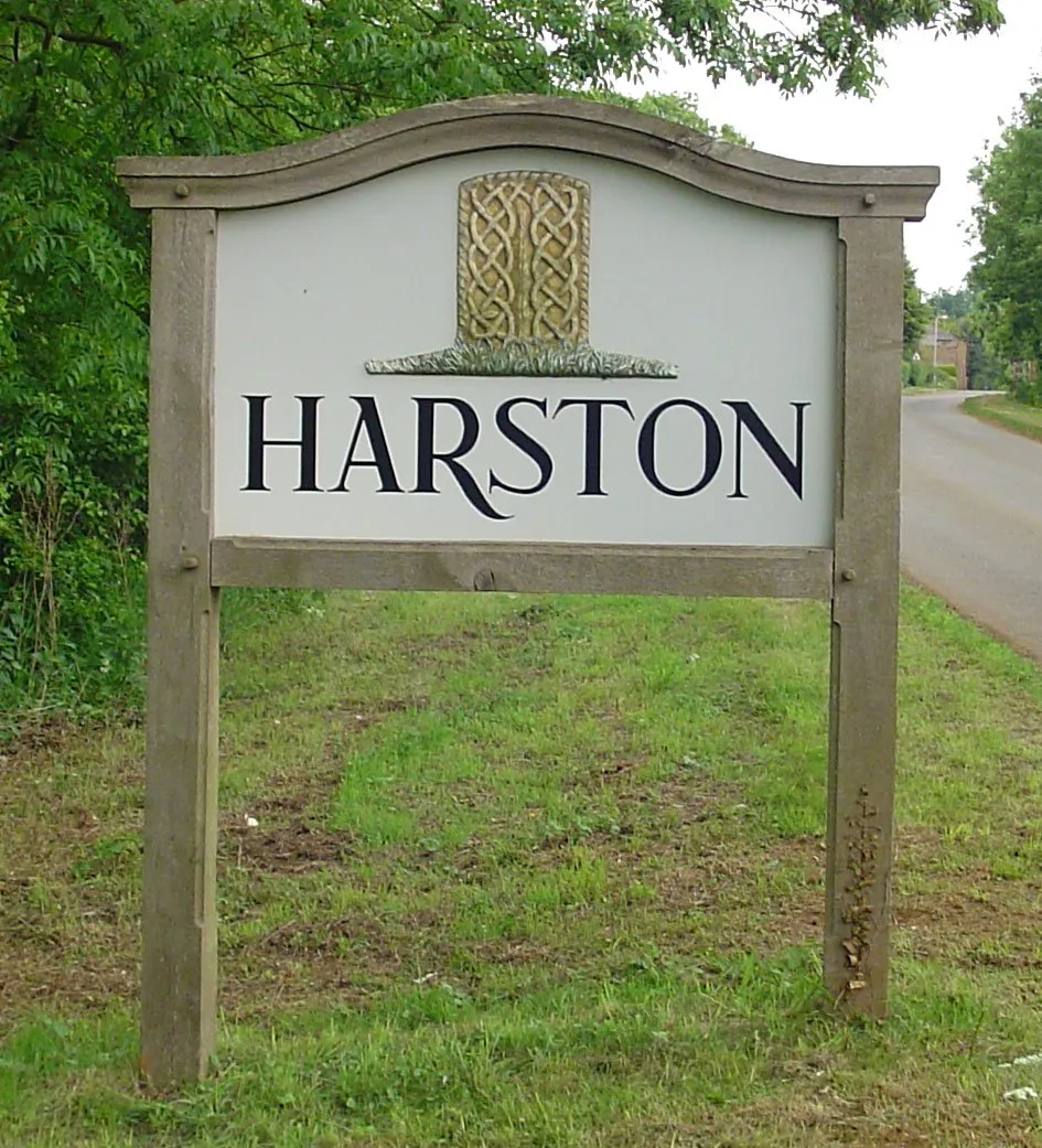 Photo showing: Signpost in Harston, Leicestershire