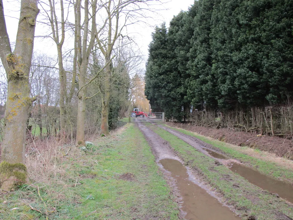 Photo showing: Bridleway and the farmyard at Home Farm, Ompton