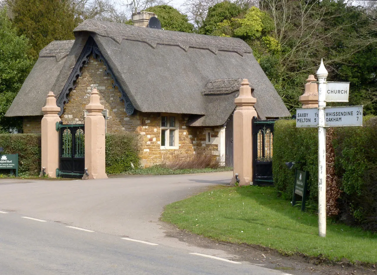 Photo showing: North Lodge, Stapleford Park Gates