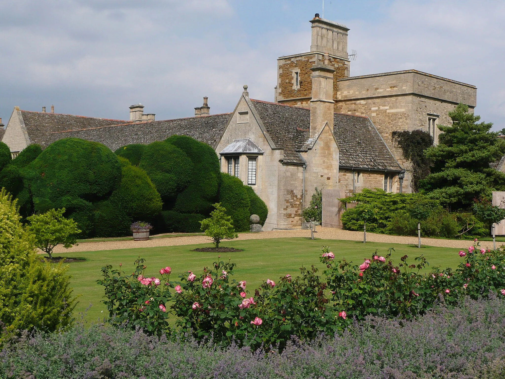 Photo showing: Rose garden at Rockingham Castle