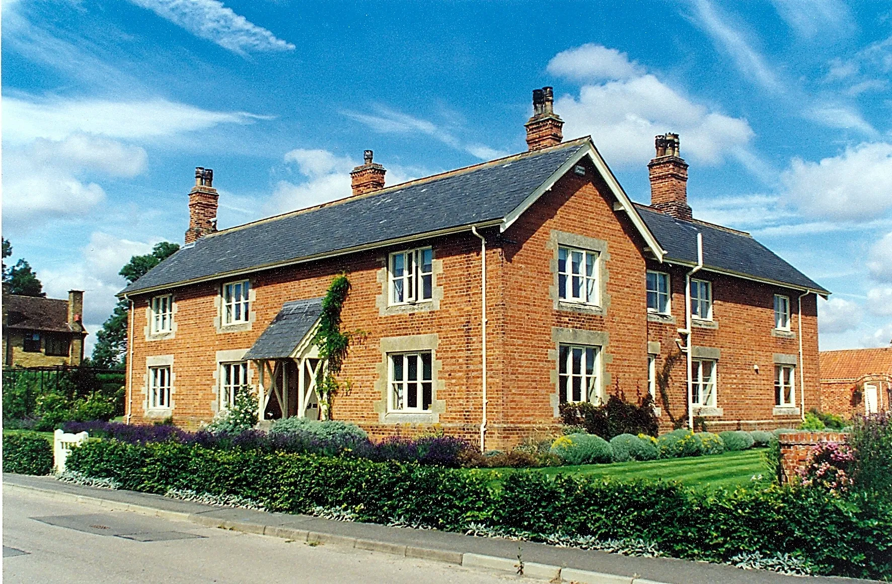 Photo showing: The Manor House at Kirkby Underwood, near Bourne, Lincolnshire