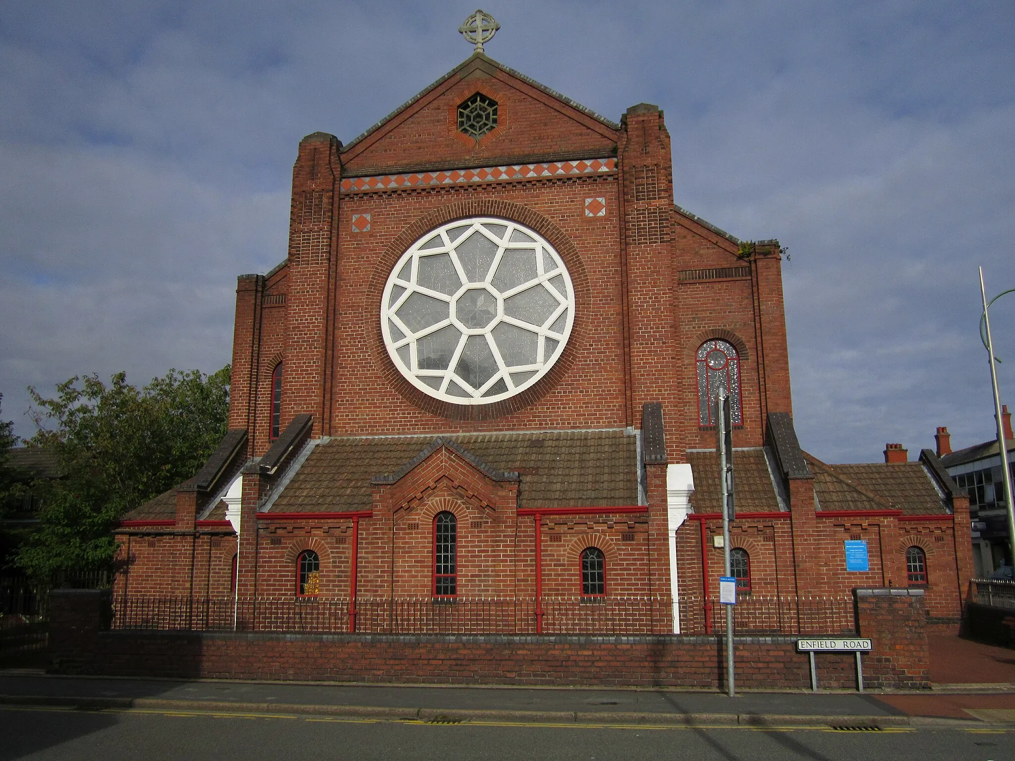 Photo showing: Our Lady Star of the Sea Catholic Church, Ellesmere Port, Cheshire, England. Side view from Enfield Road.