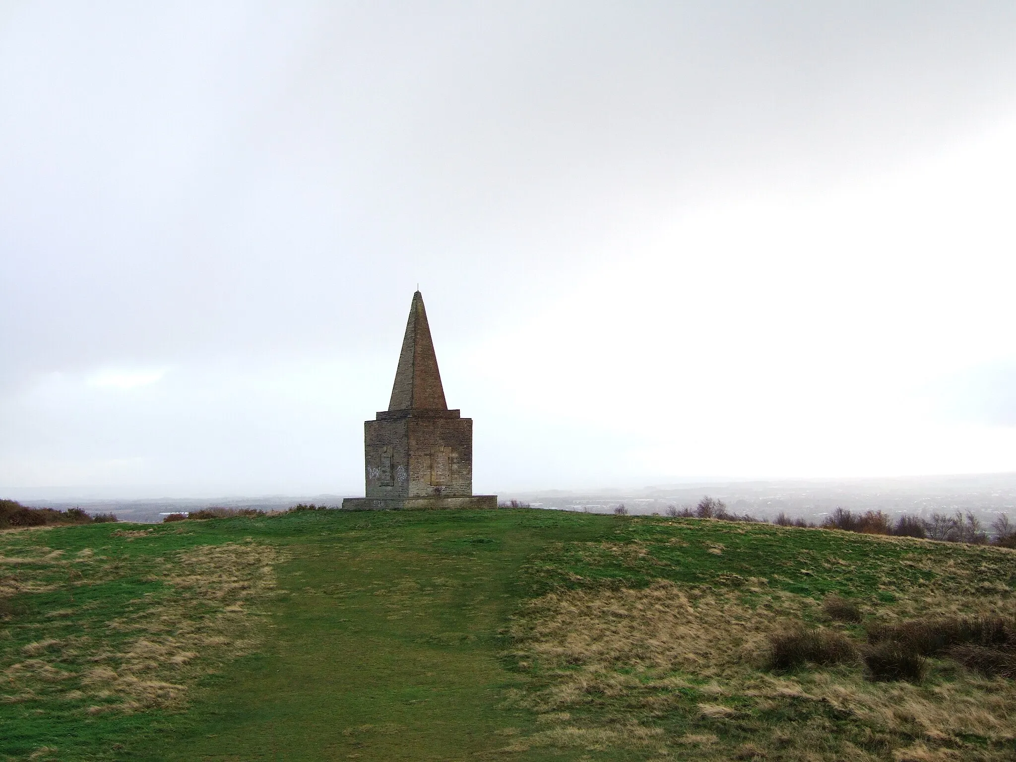 Photo showing: Ashurst's Beacon, on the summit of Ashurst Hill, in Dalton, Lancashire, England.
