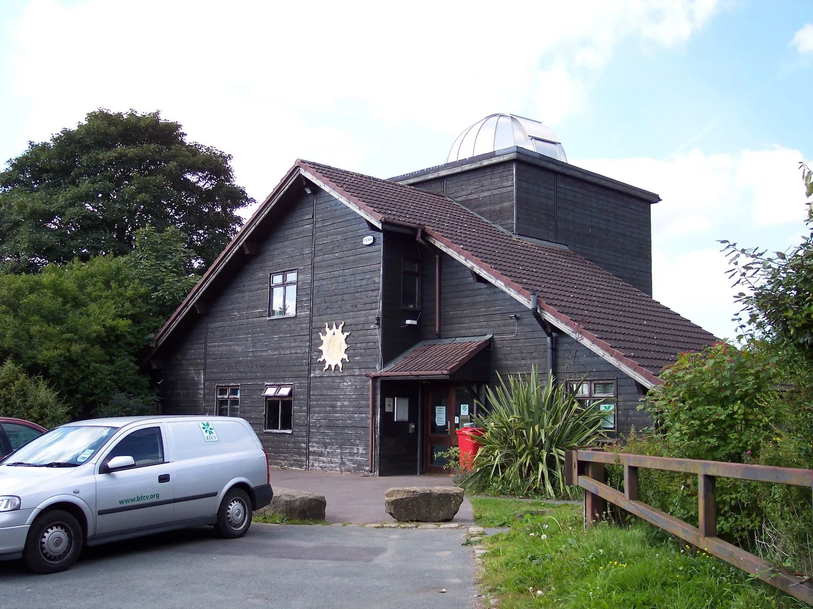 Photo showing: The visitor centre on Pex Hill