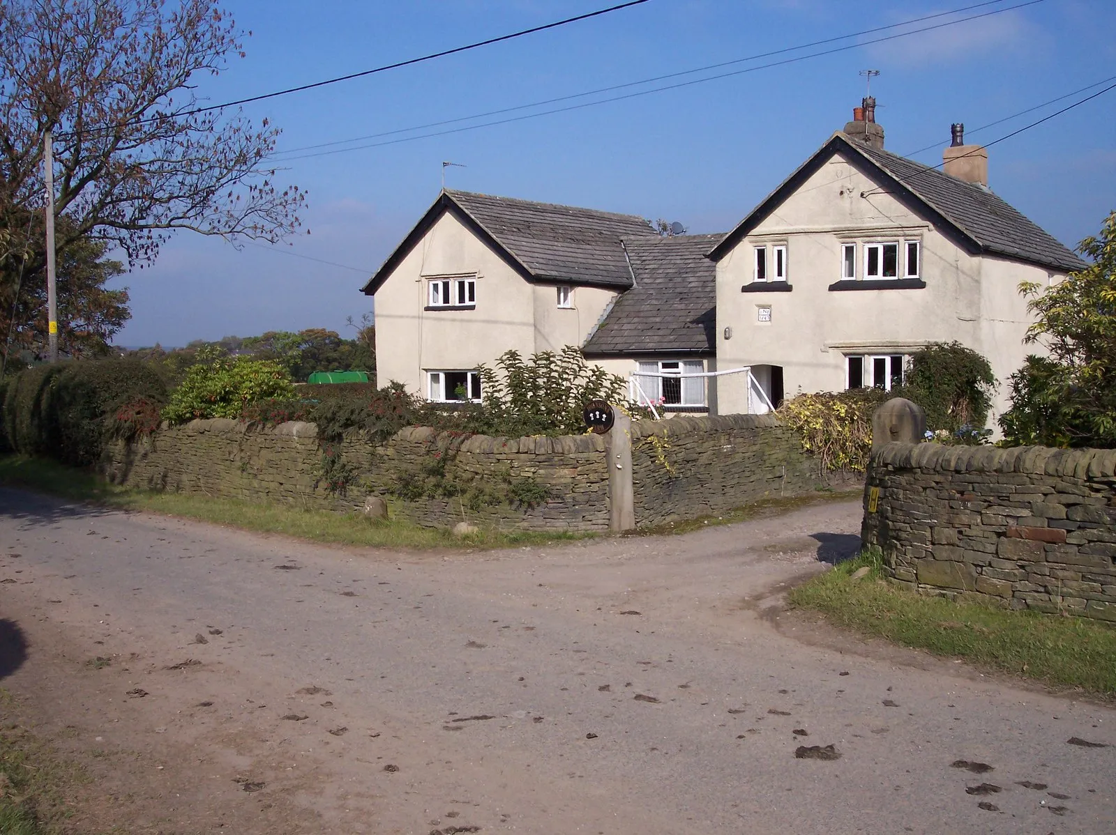 Photo showing: Johnson's Farm on Lafford Lane