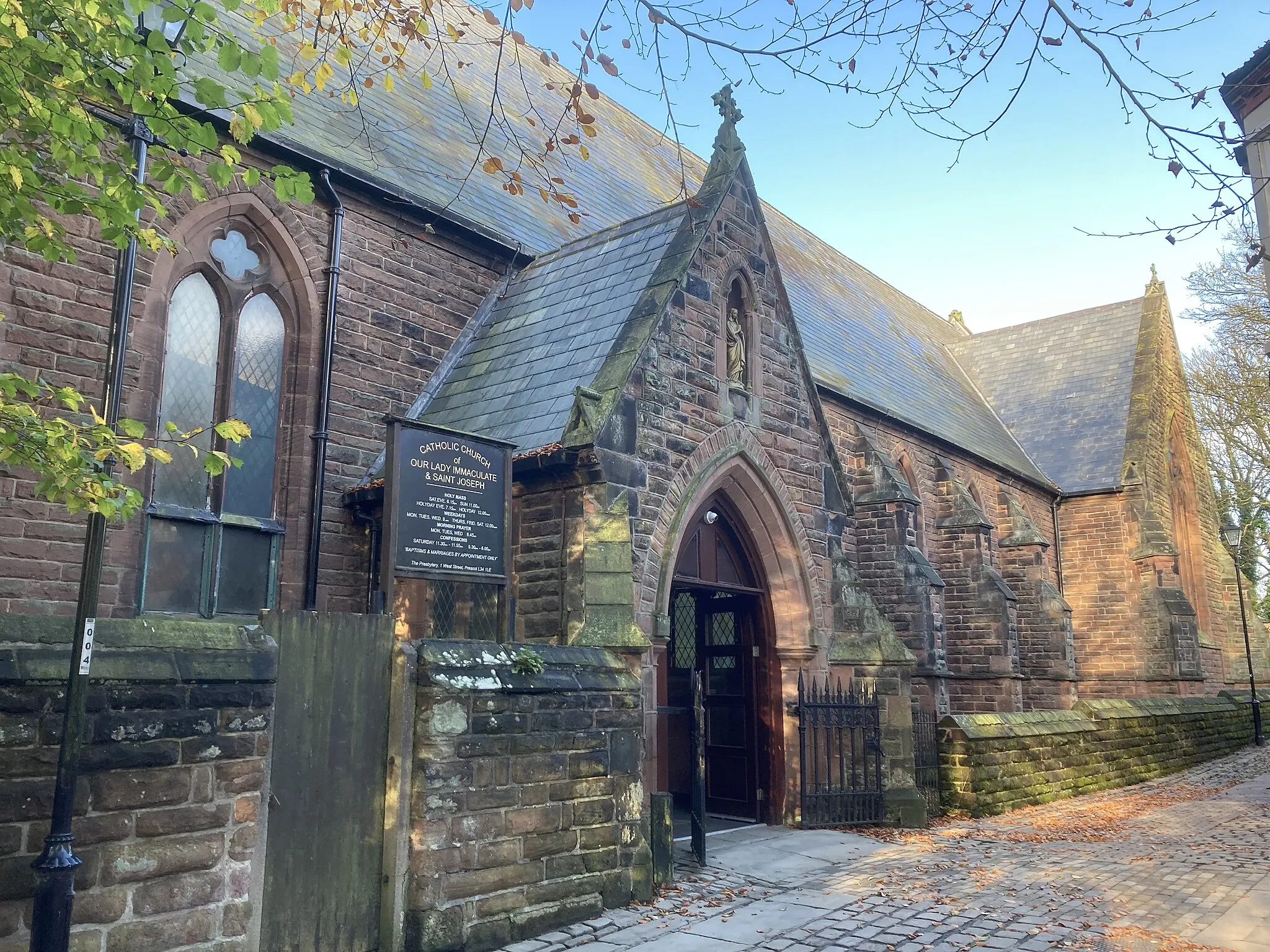 Photo showing: Entrance of Our Lady Immaculate & St Joseph Catholic Church, Prescot