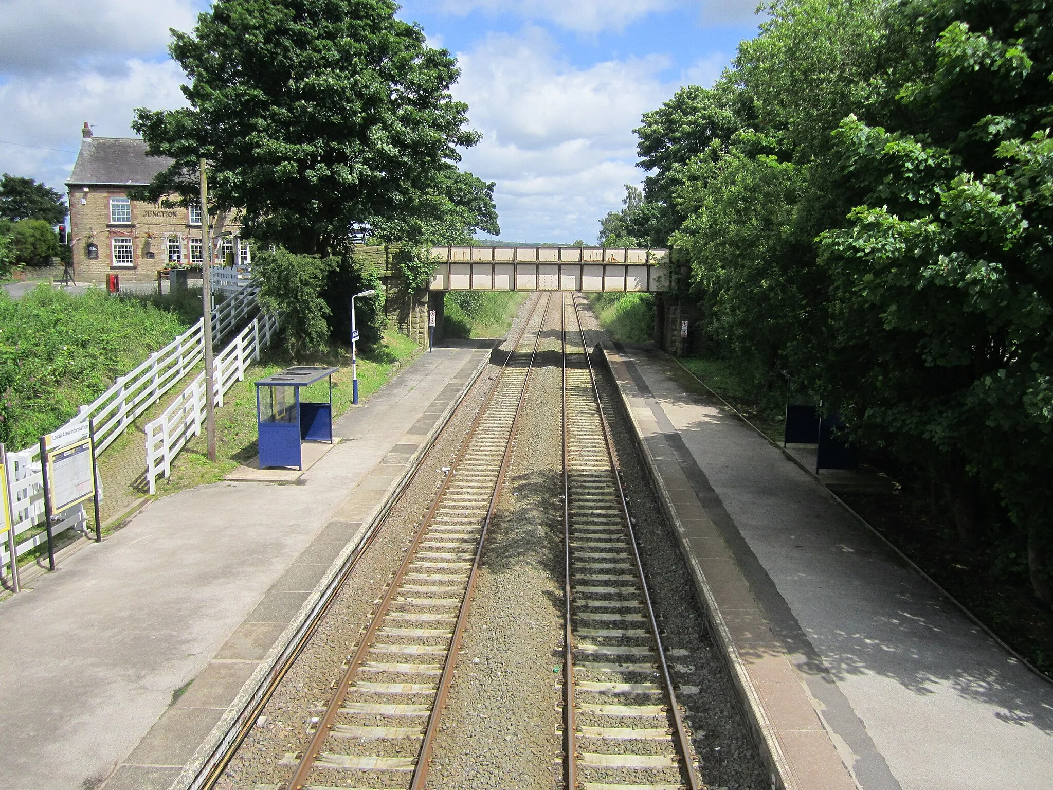 Photo showing: Photo taken at Rainford railway station, Merseyside, England.