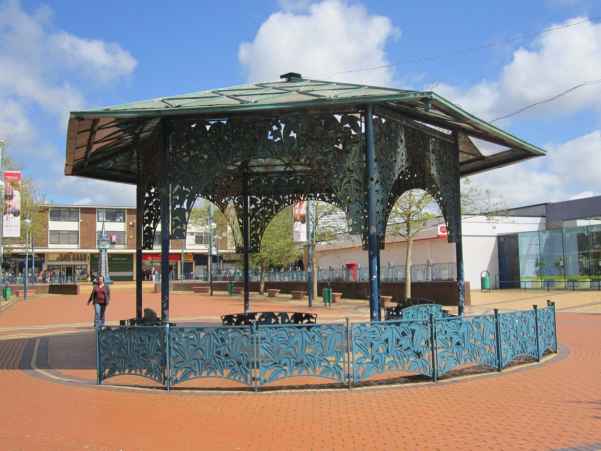 Photo showing: Bandstand in Newtown Gardens, Kirkby, Merseyside, England.