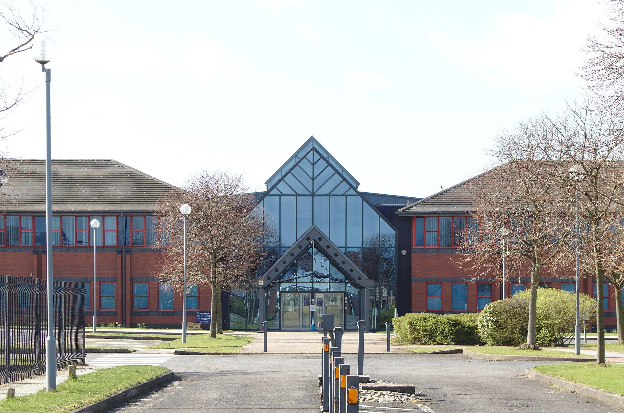 Photo showing: Former office and call centre of Shop Direct on Aintree Innovation Park, Netherton, currently unoccupied.