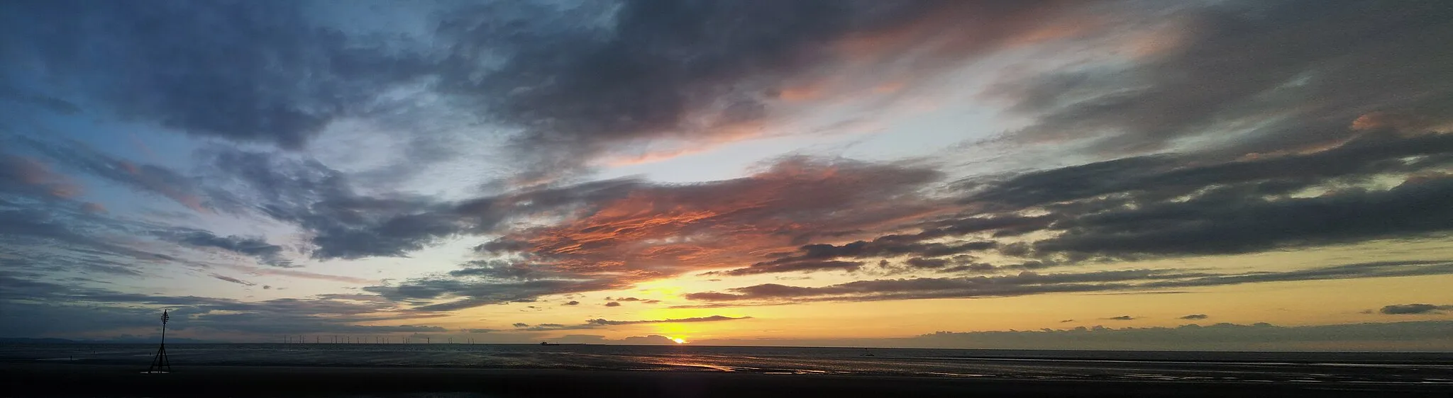 Photo showing: sunset at Crosby Beach (Blundellsands)