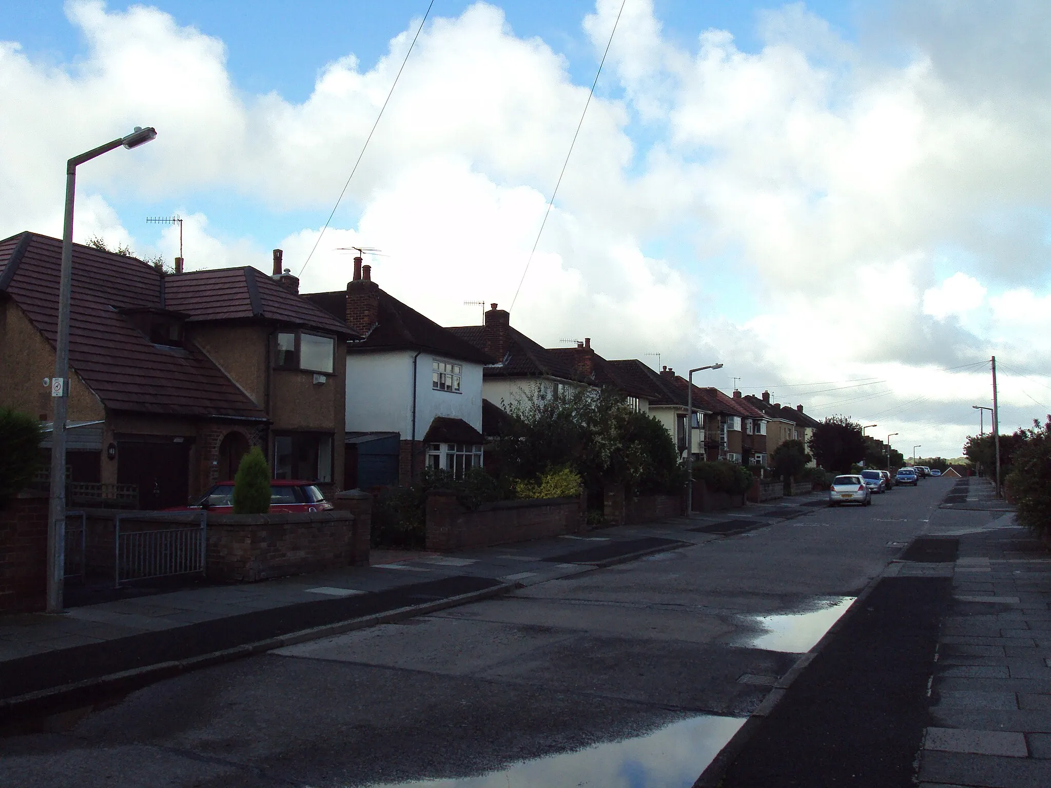 Photo showing: Bramwell Avenue, Prenton, Birkenhead, Wirral, Merseyside, England.