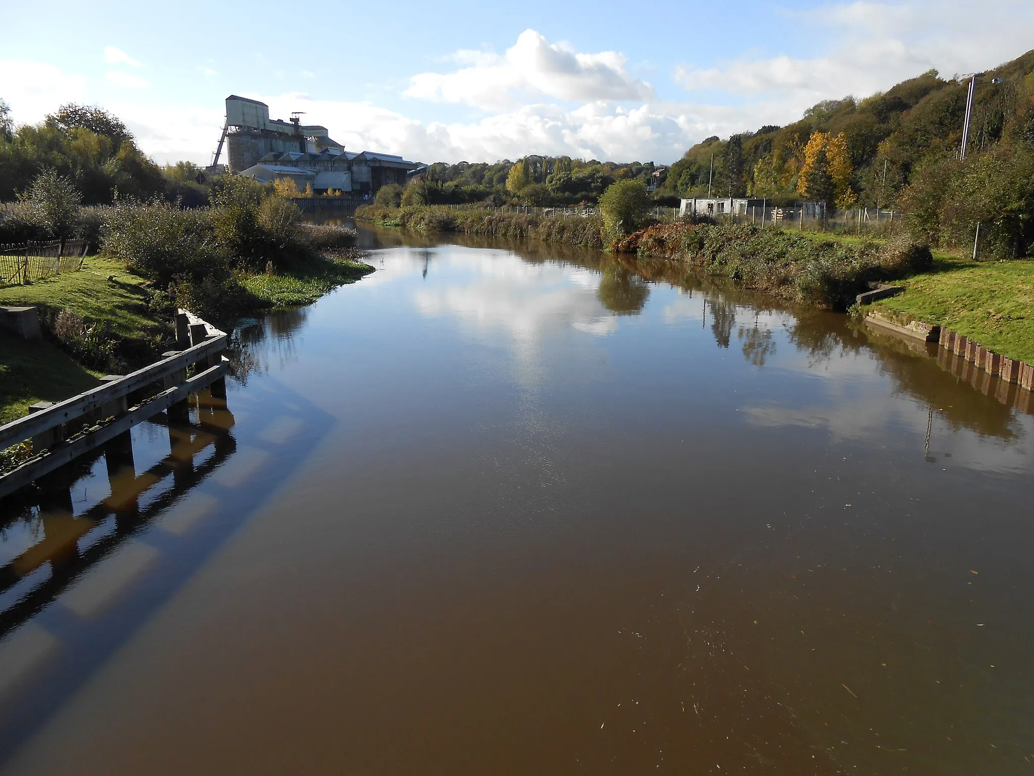 Photo showing: River Weaver at Winnington, Cheshire, England.