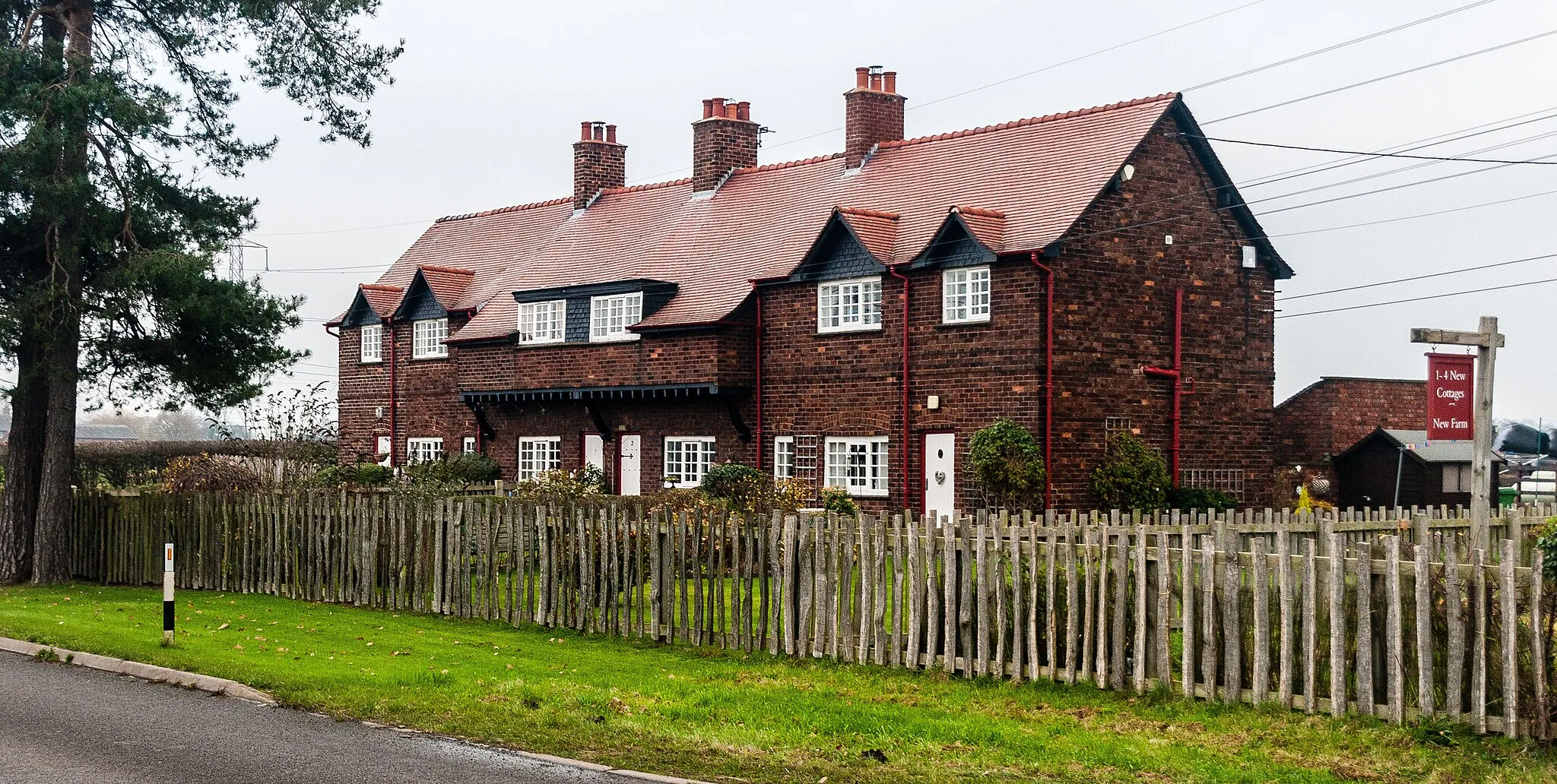 Photo showing: New Cottages