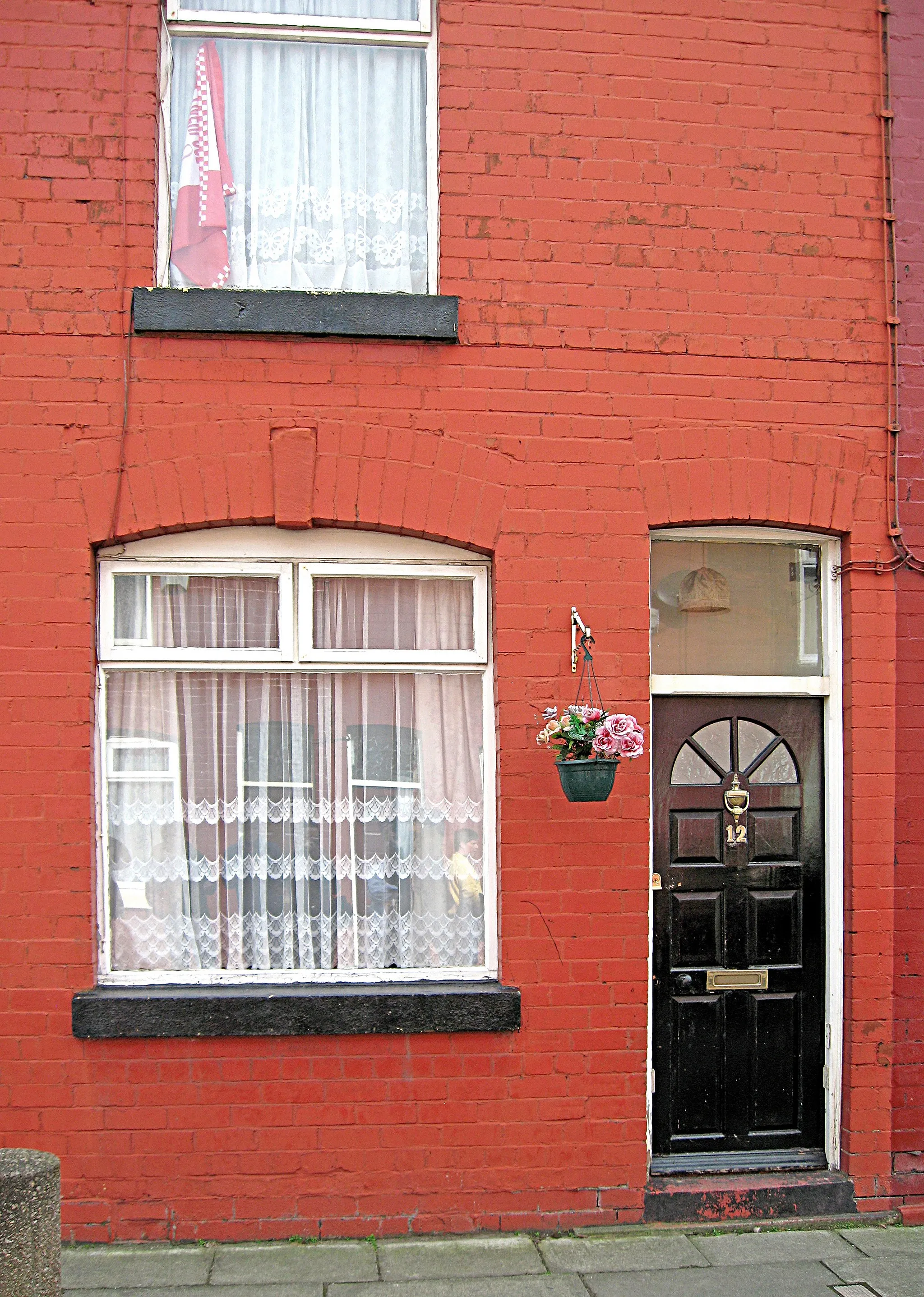 Photo showing: 12 Arnold Grove, Liverpool. The house where George Harrison was born and lived until he was 7.
