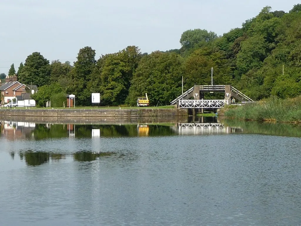 Photo showing: Bridges over an unnavigable stretch of the River Weaver