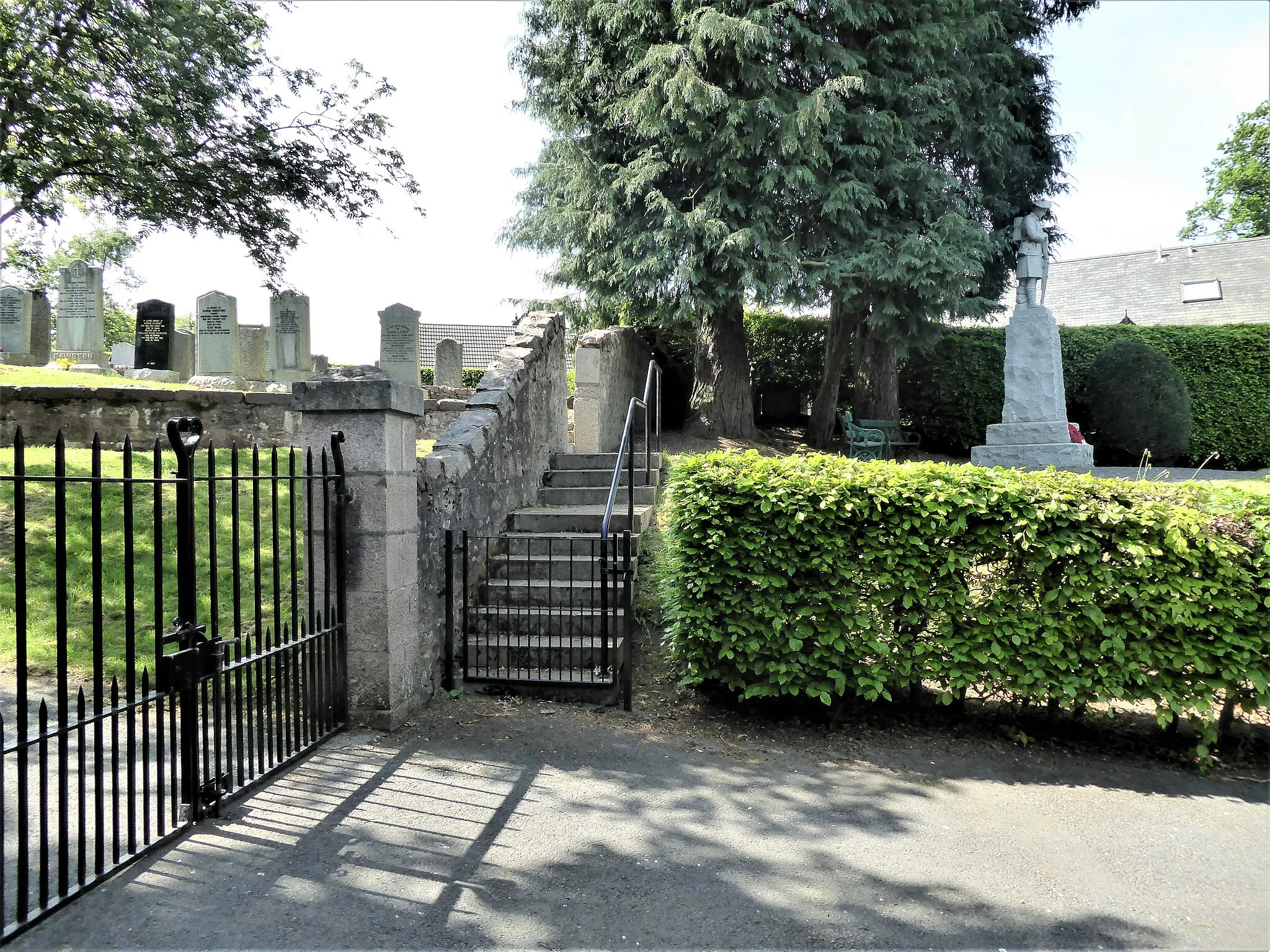 Photo showing: Steps to War Memorial in Kirkton of Tough
